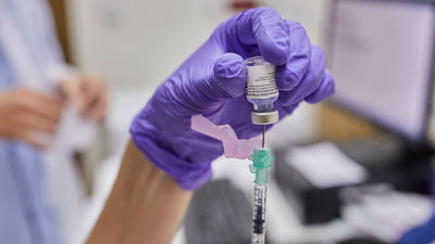 Darias: "En España se han notificado 350 casos de la variante británica"