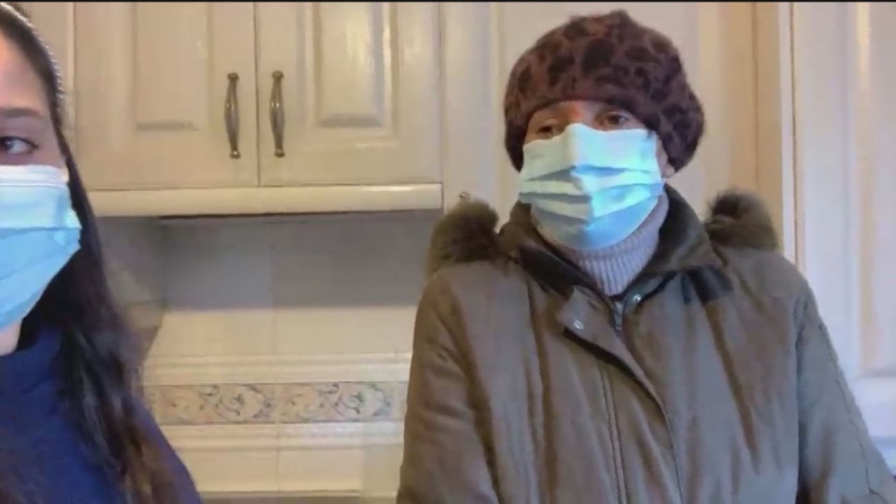 La pesadilla de una vecina de Rivas, atrapada en su vivienda sin agua desde hace una semana