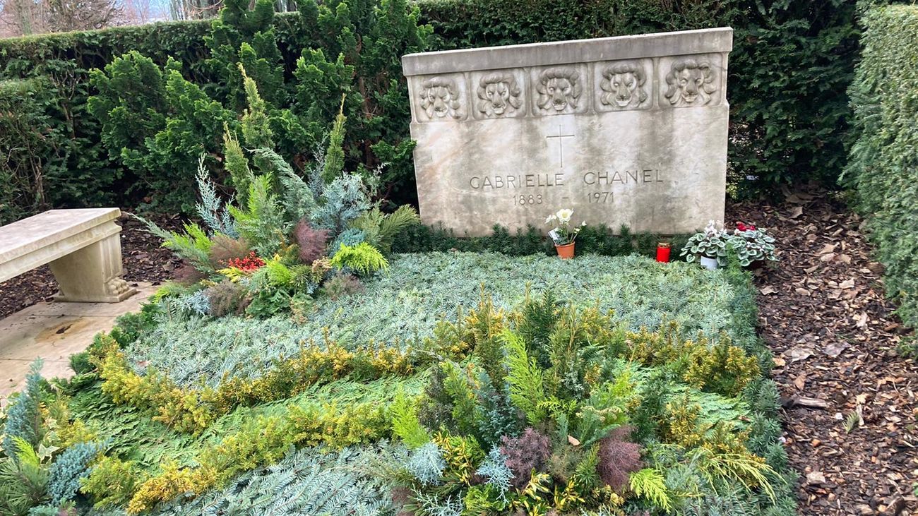 Visitamos la tumba de Coco Chanel en Suiza, lugar donde estuvo exiliada durante 10 años
