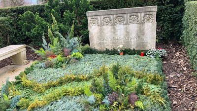 Visitamos la tumba de Coco Chanel en Suiza, lugar donde estuvo exiliada durante 10 años