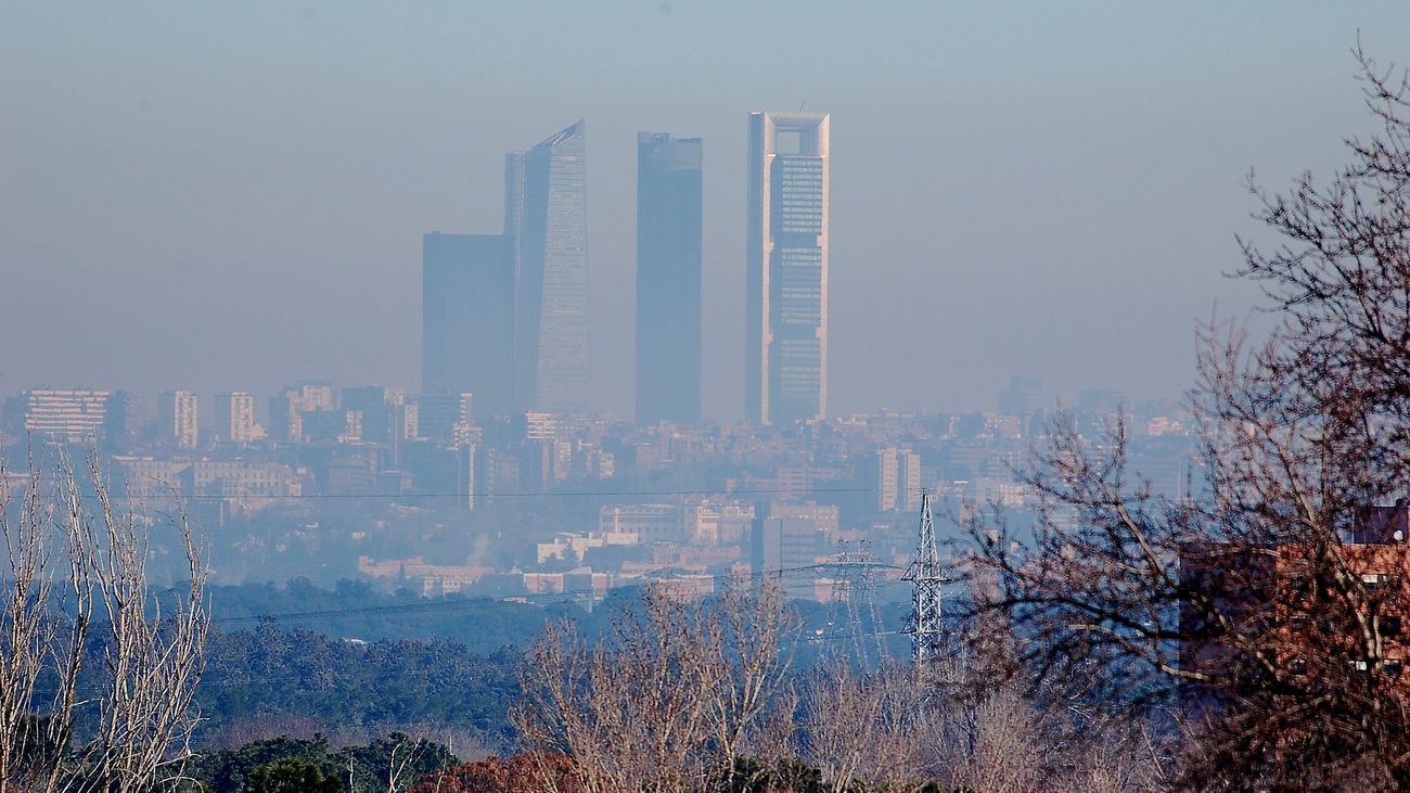 Contaminación sobre  la ciudad de Madrid este martes