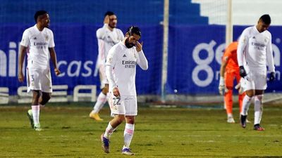 2-1.  Bochorno del Real Madrid, eliminado de la Copa por el Alcoyano