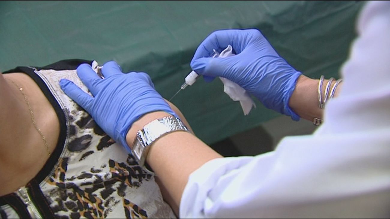 Sánchez quiere que 2021 “sea el año del gran plan de vacunación” mientras los contagios se disparan en España