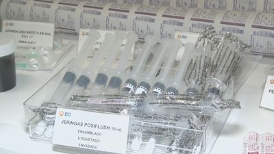 Miles de dosis de la vacuna de Pfizer se estarían perdiendo por la falta de jeringuillas adecuadas