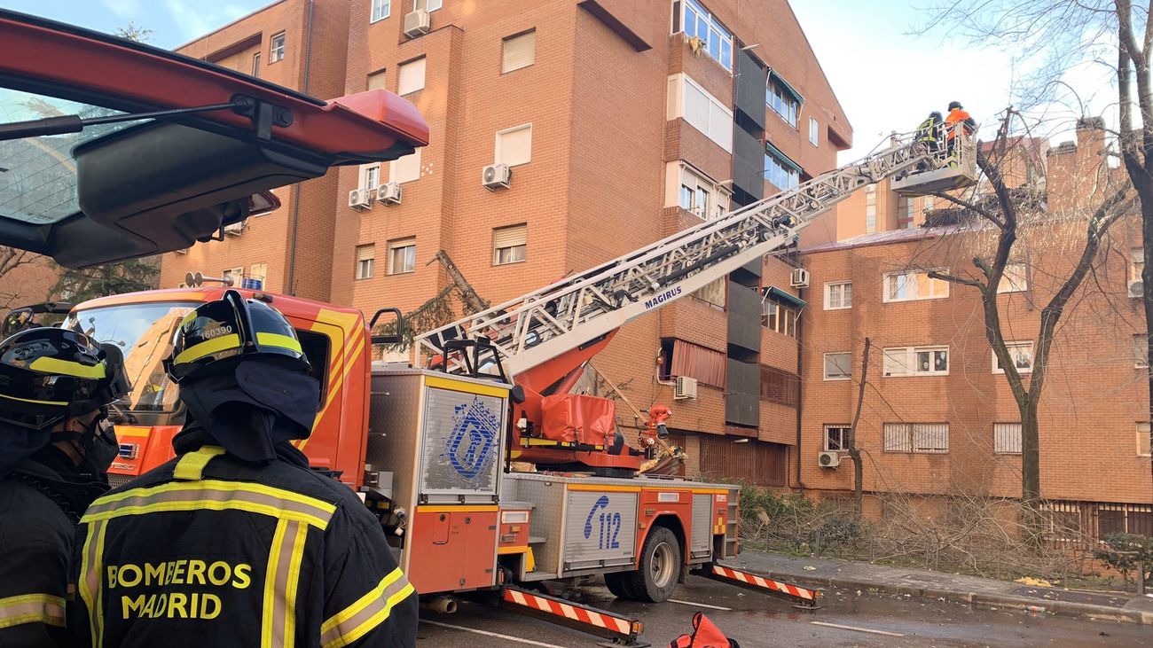 Los bomberos realizan distintas intervenciones por el viento