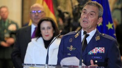 Dimite el JEMAD Villarroya tras vacunarse