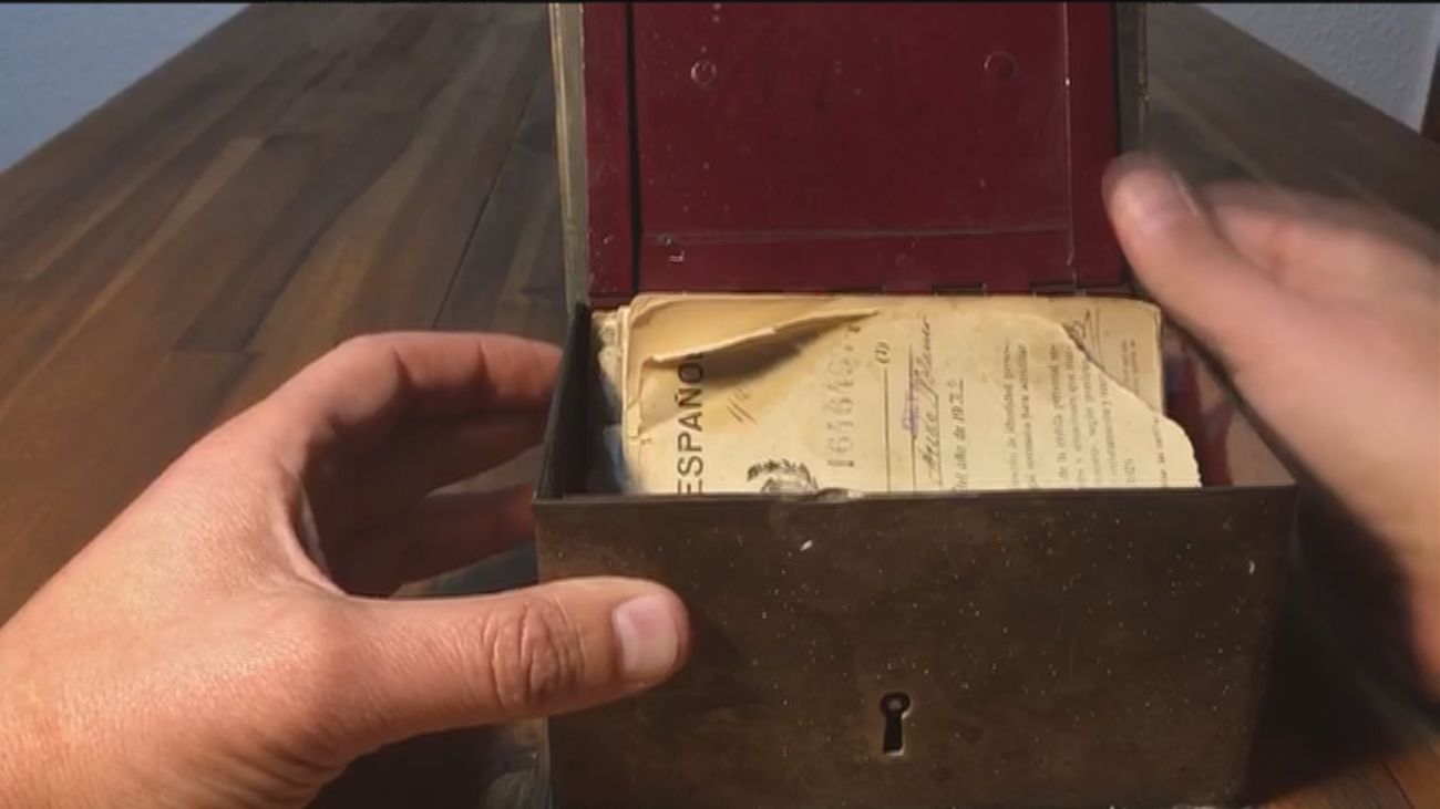 La historia de una misteriosa caja, decenas de fotos antiguas y un nombre, Juan Acedo Blanco