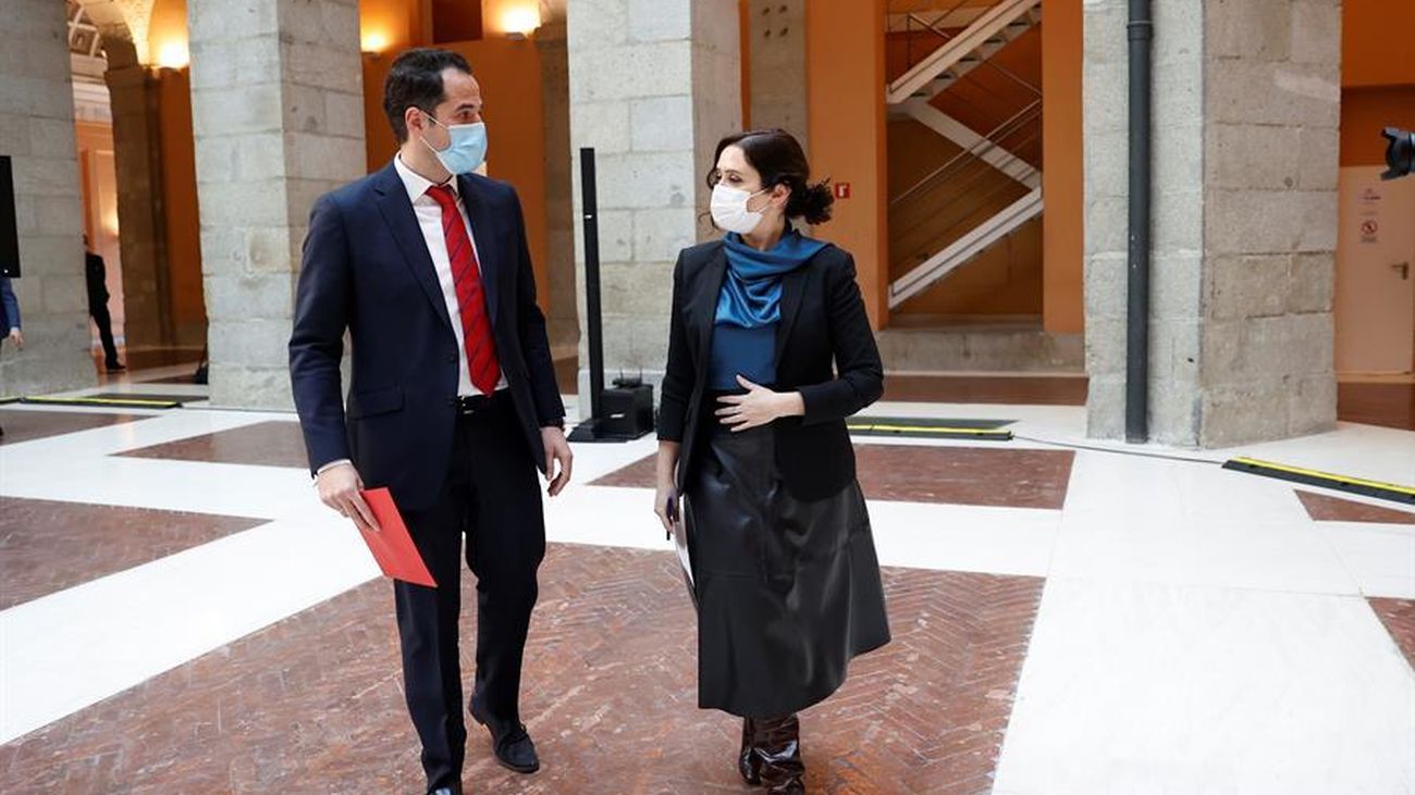 Ayuso y Aguado presentan su acuerdo de presupuestos y empezarán esta tarde la negociación con Vox