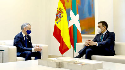 Urkullu pide a Sánchez en la Moncloa que adelante a las 20 horas el toque de queda