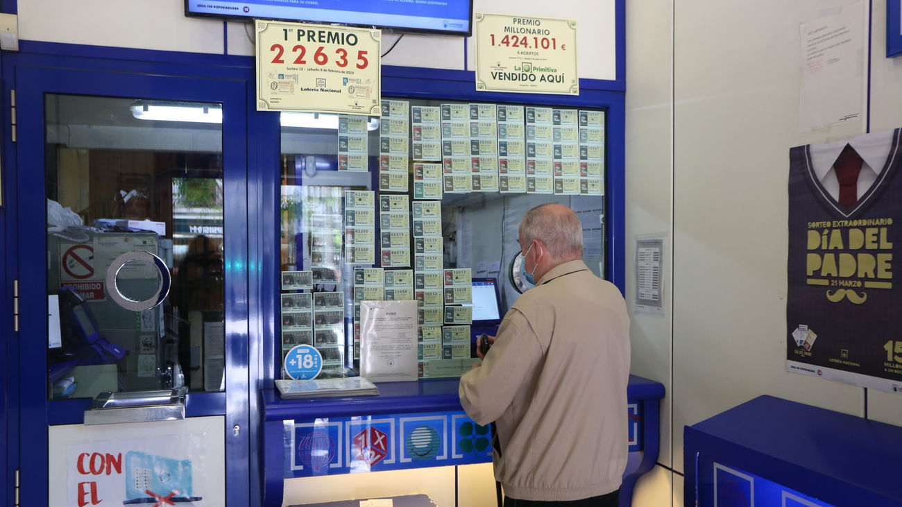 Interior de una administración de Lotería