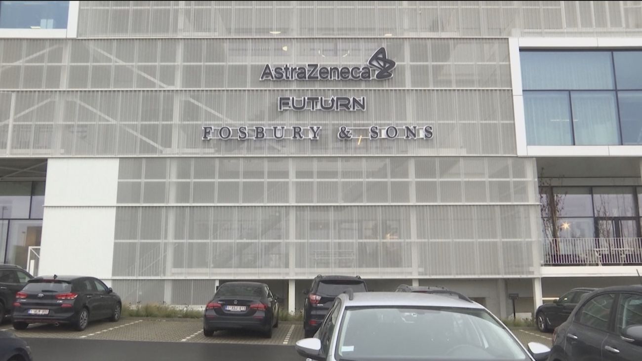 Bruselas lamenta la falta de claridad de AstraZeneca sobre el calendario de entrega de sus vacunas