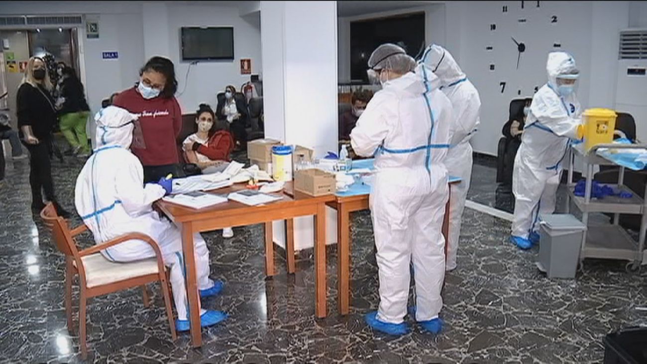 Madrid paraliza la vacunación durante dos semanas por falta de dosis