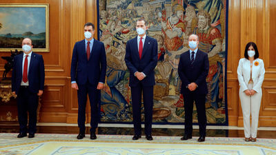 Darias e Iceta prometen sus nuevos cargos ante el Rey