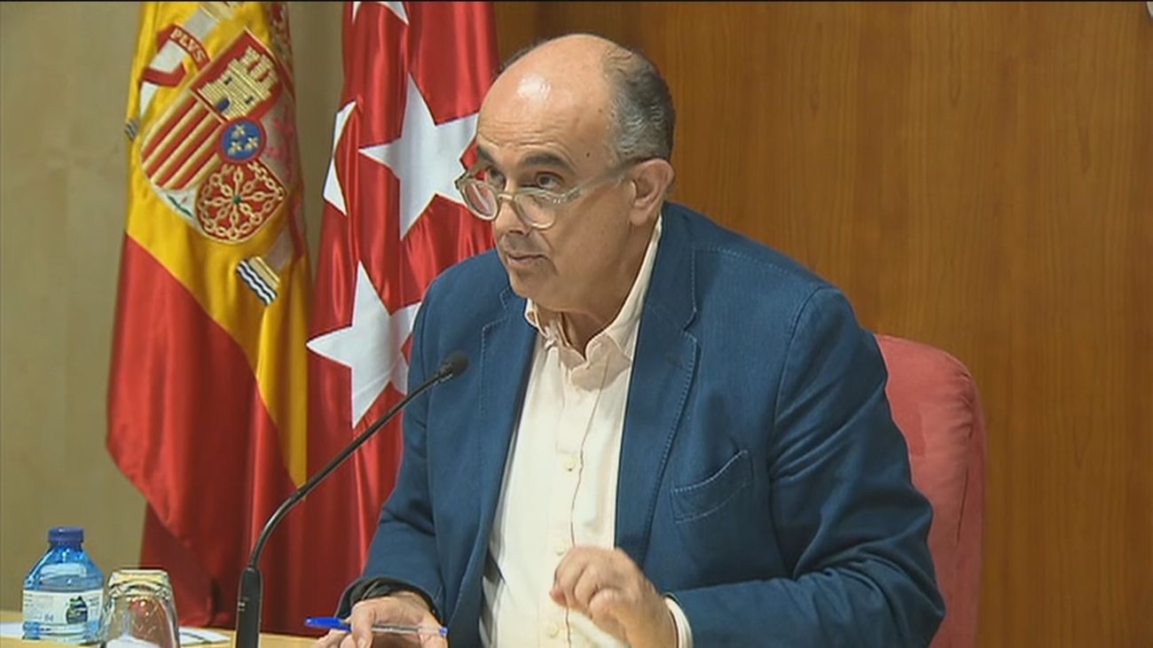 Zapatero llama a quedarse en casa, "no estamos para fiestas ni reuniones"