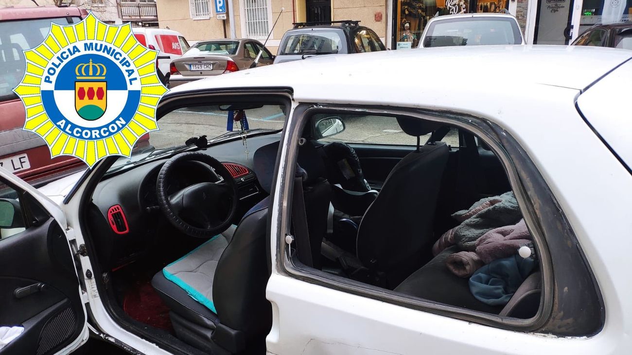 Rescatan a una niña de 10 meses atrapada en el coche de su madre en Alcorcón