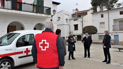 Villar del Olmo y Cruz Roja acuerdan el traslado sanitario de mayores con problemas de movilidad