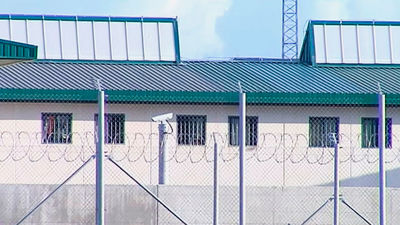 Impiden la fuga de dos presos de la cárcel madrileña de Navalcarnero