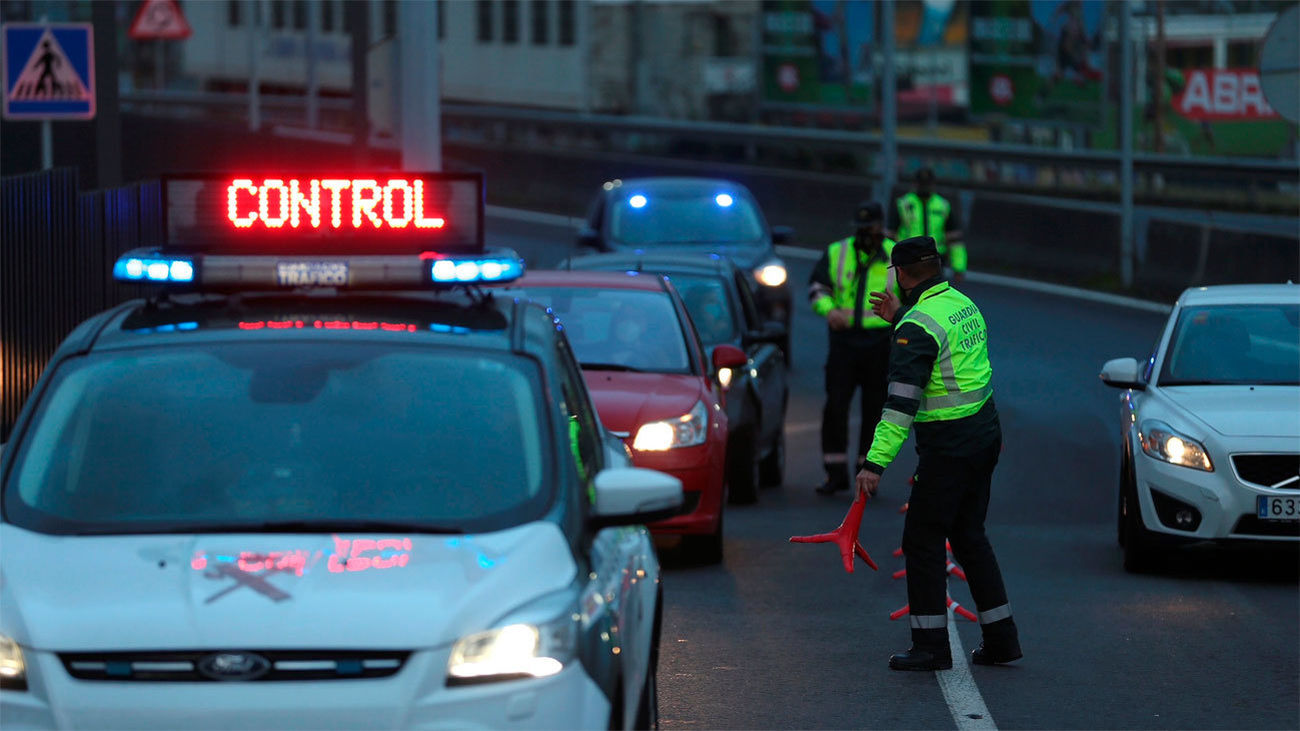 Muere un guardia civil y dos más resultan heridos al ser arrollados en un control en Asturias