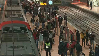 Nuevos retrasos en todas las líneas de Cercanías Madrid por una huelga de celo de los maquinistas
