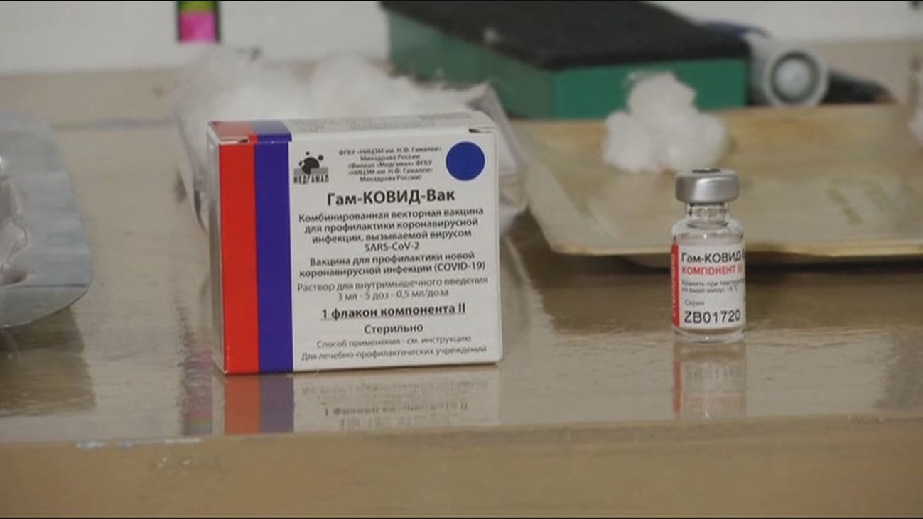 España abre la puerta a la vacuna rusa con la condición de que sea aprobada por Europa