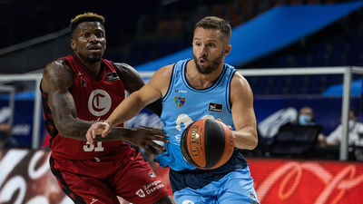 Barea abandona el Estudiantes para "ver a mi familia, no aguanto más"