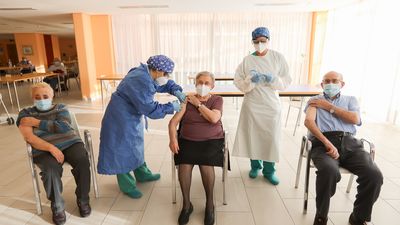 Registrados casos de Covid entre mayores completamente inmunizados