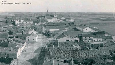 Sevilla la Nueva recorre 80 años de su historia a través de imágenes de los vecinos