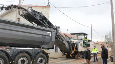 Morata asfalta varias de sus calles con cinco años de retraso