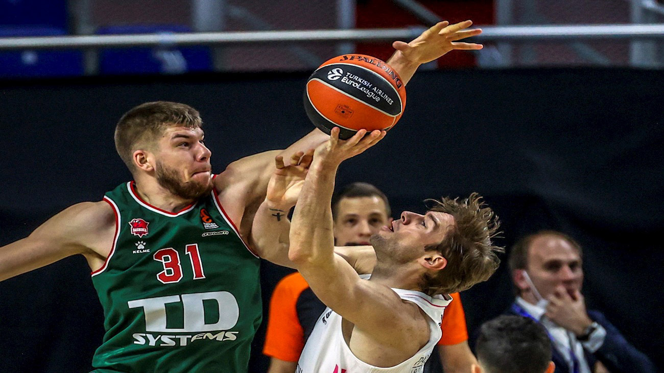 Causeur ante el Baskonia