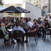 La hostelería madrileña celebra la ampliación de las mesas en terrazas, pero pide retrasar una hora más el cierre