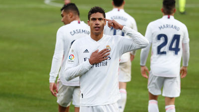 1-2. El Real Madrid se mantiene vivo sufriendo en Huesca