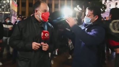 Los políticos madrileños condenan el ataque a un cámara de Telemadrid en la protesta de apoyo a Hasel