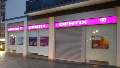 Huelga indefinida en Dentix para conseguir las nóminas pendientes de los trabajadores