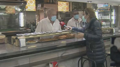 Los camareros dicen que no son quienes para vigilar el uso de mascarillas en sus locales