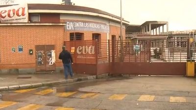 El Espacio Vecinal Arganzuela (EVA) abandona el Mercado de Legazpi antes de ser desalojados