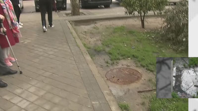 Vecinos de San Blas piden una solución para una alcantarilla que rebosa aguas fecales