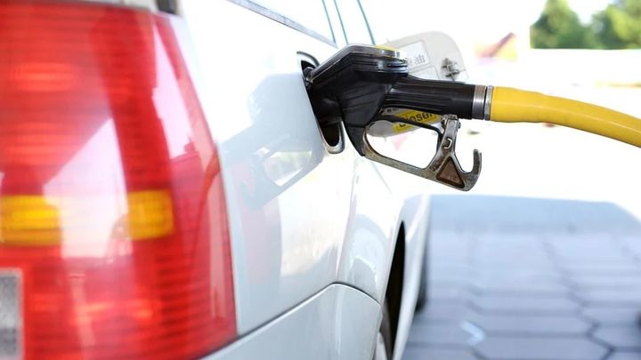 Se dispara el precio de la gasolina en plena Operación Salida