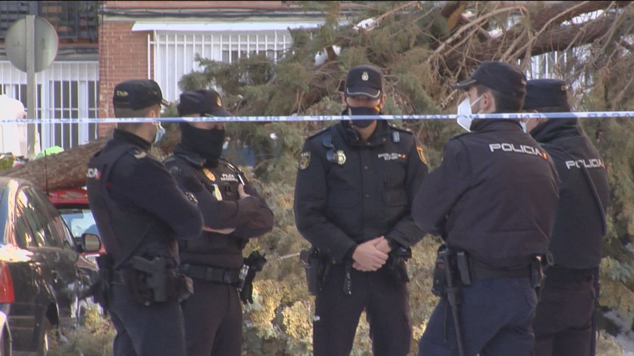 Policías, bomberos y docentes, siguientes en ser vacunados con Astrazeneca