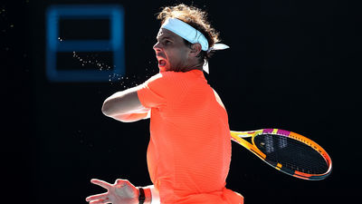 Nadal  debuta con victoria en Australia a pesar de la espalda