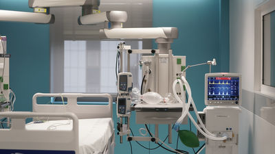 El hospital Ramón y Cajal amplía su UCI con 24 camas nuevas