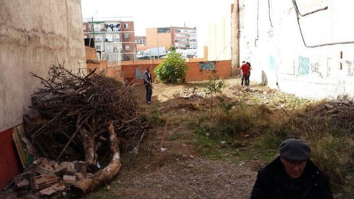 Estado del solar en 2013 y primeras tareas de limpieza / EL SOLAR DE MATILDE
