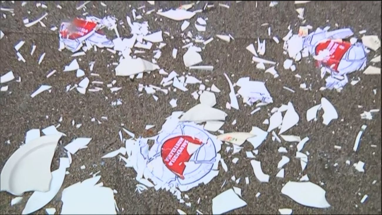 Protesta de la hostelería frente al Ministerio de Hacienda: "No queremos pagar los platos rotos de la pandemia"