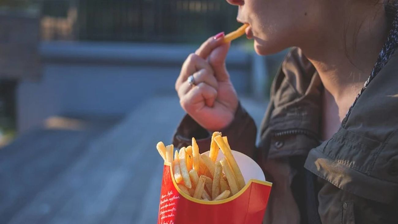 Alimentos que nos hacen no picar entre horas