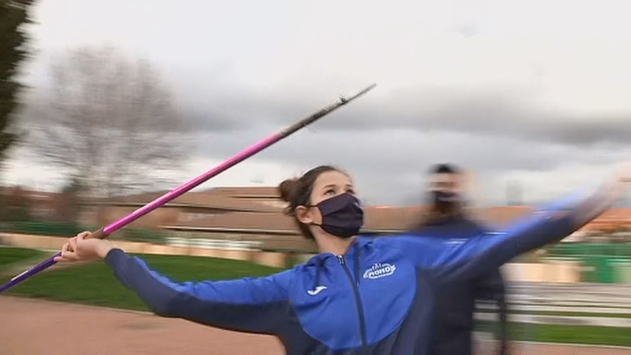 Sofía Izuzquiza y Alejandra García, dos jóvenes promesas del atletismo madrileño
