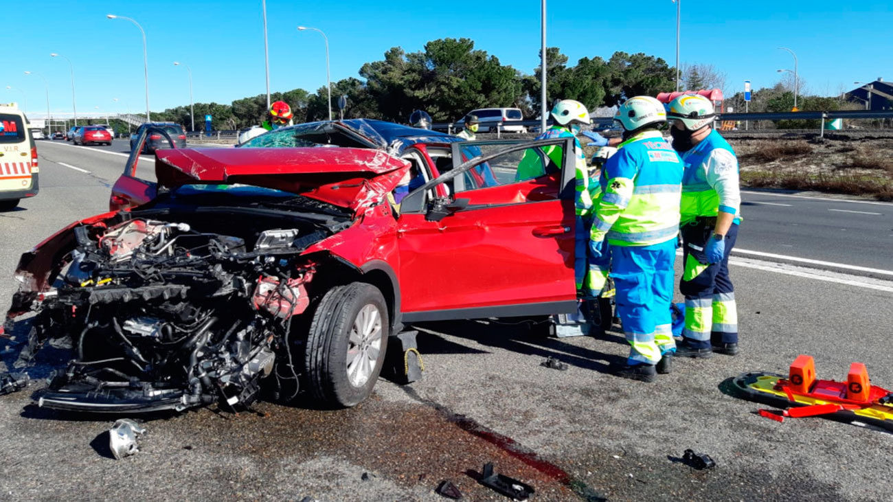 Una mujer herida tras dar varias vueltas de campana con su vehículo en la A-1
