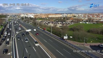 Tarde de viernes con atascos en la A-42 a la altura de Getafe y Parla por unas obras y un accidente