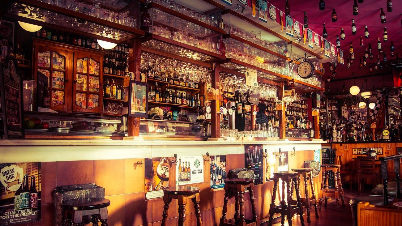 ¿Puede soportar la hostelería otro golpe si tienen que cerrar el interior de los bares?