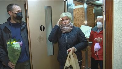 Sorprendemos a María y Manuel por sus Bodas de Oro