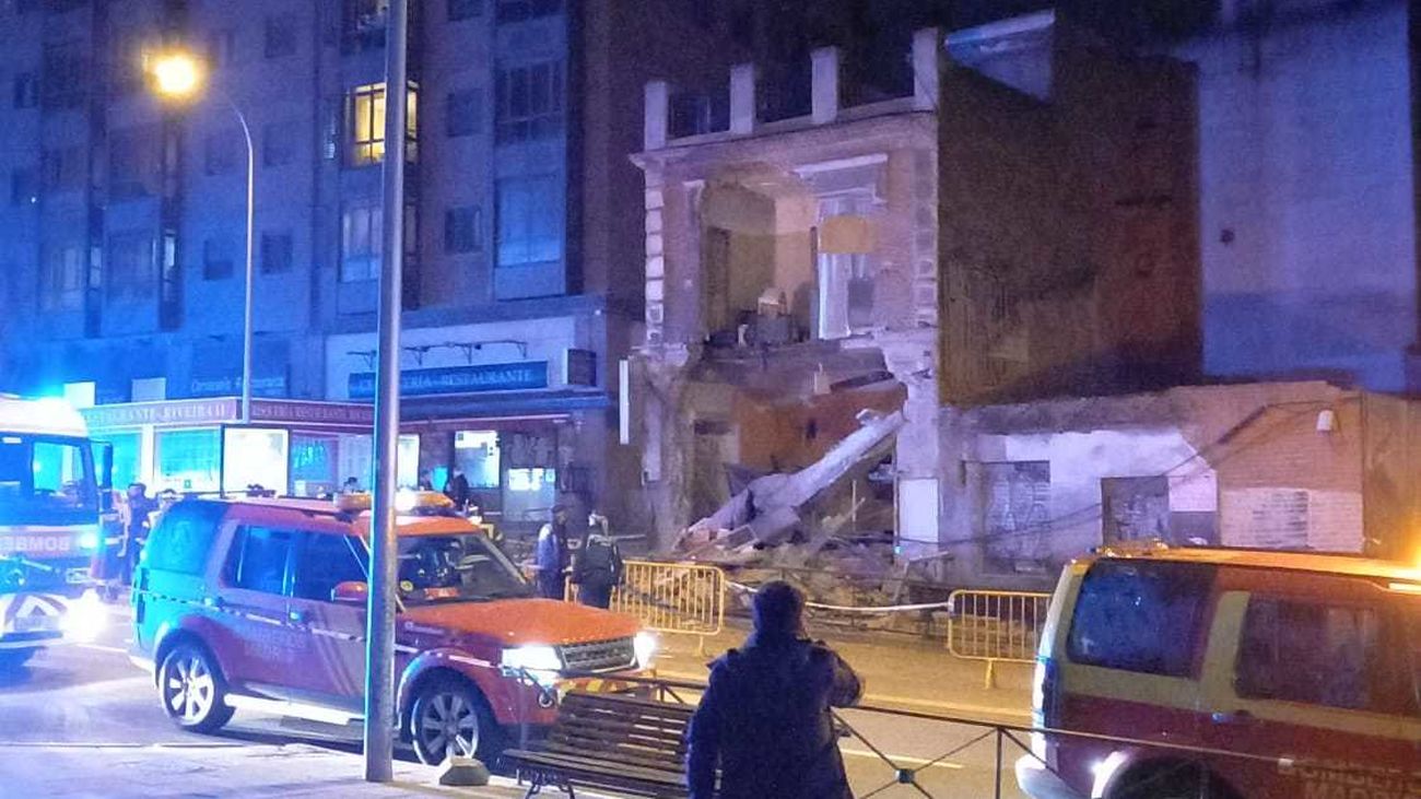 Fachada derrumbada en la calle Marqués de Viana
