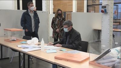 Colas, largas esperas y anécdotas del 14F